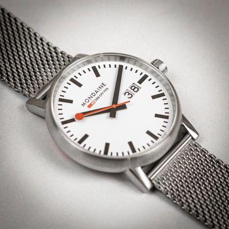 Mondaine Evo2 Big Date - White Dial / Stainless Steel Strap / 40mm